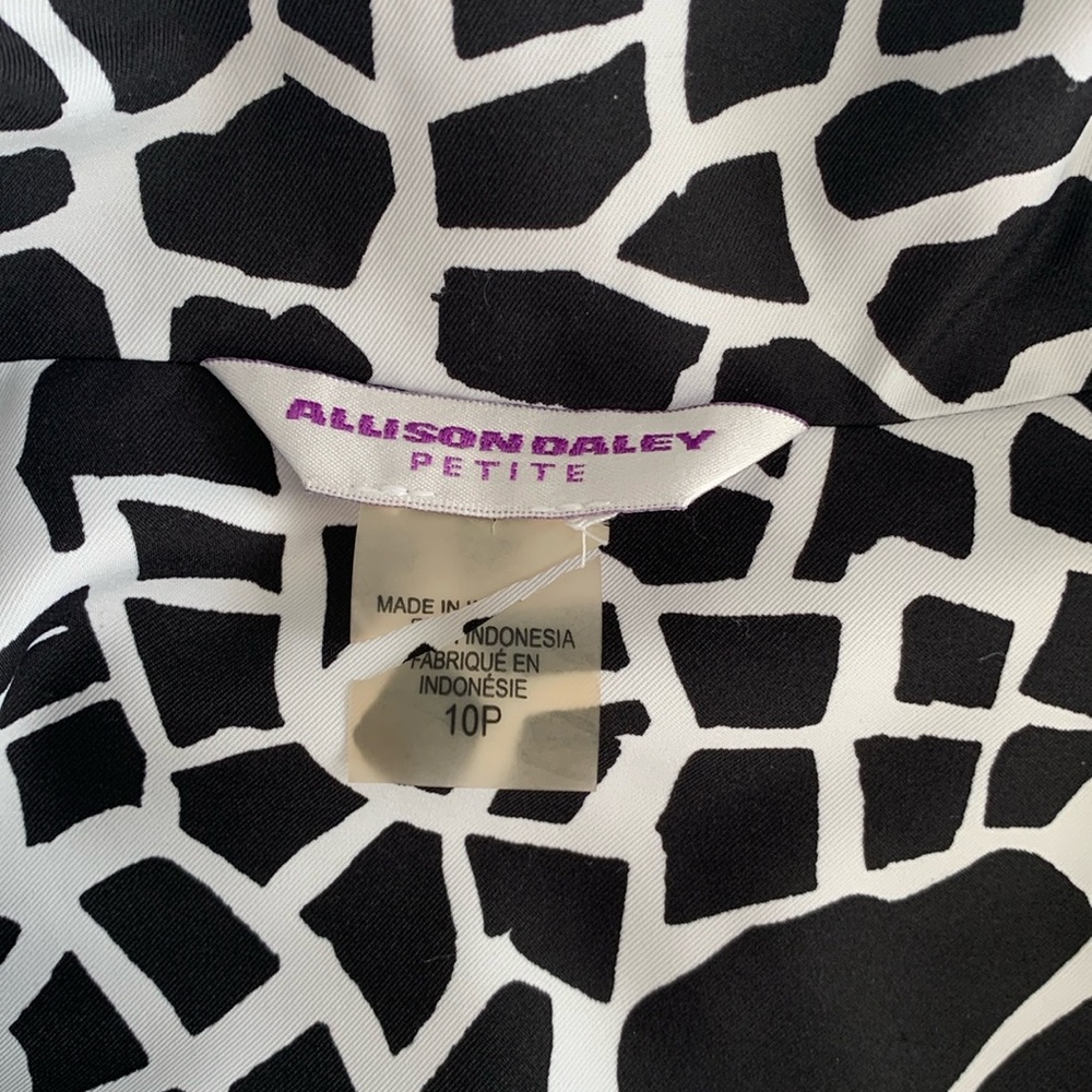 AlLLISON DALEY PETITE Women’s Front Zip‎ Jacket Lightweight Blk/Wht. Giraffe 10P - Picture 4 of 15